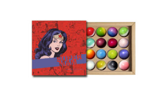 Coffret 16 dômes rouge Wonderwoman